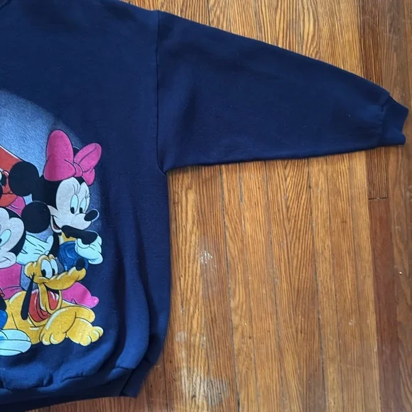 90’s Disney Vintage Crewneck Sweater - Picture 5 of 8